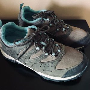 Women’s Columbia Low Hiking Shoes 8.5 Waterproof
